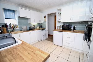 Kitchen- click for photo gallery